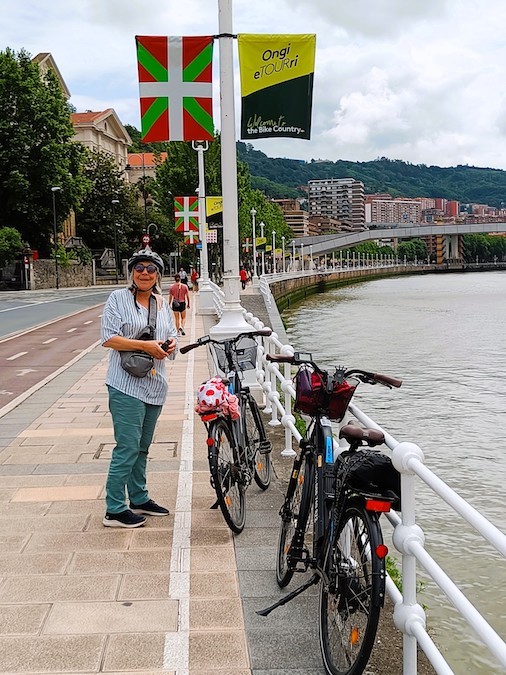 4. Fietsen door Bilbao