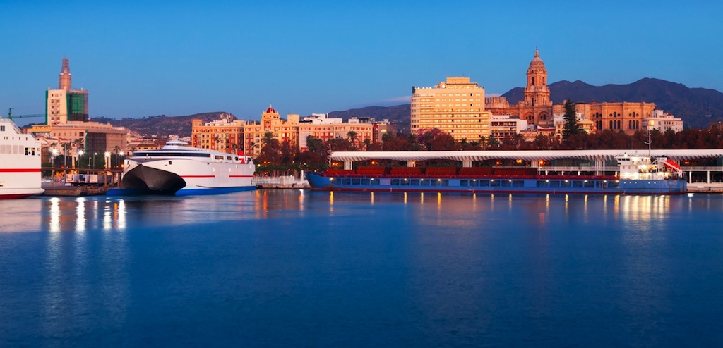 Zicht op Malaga vanaf de haven