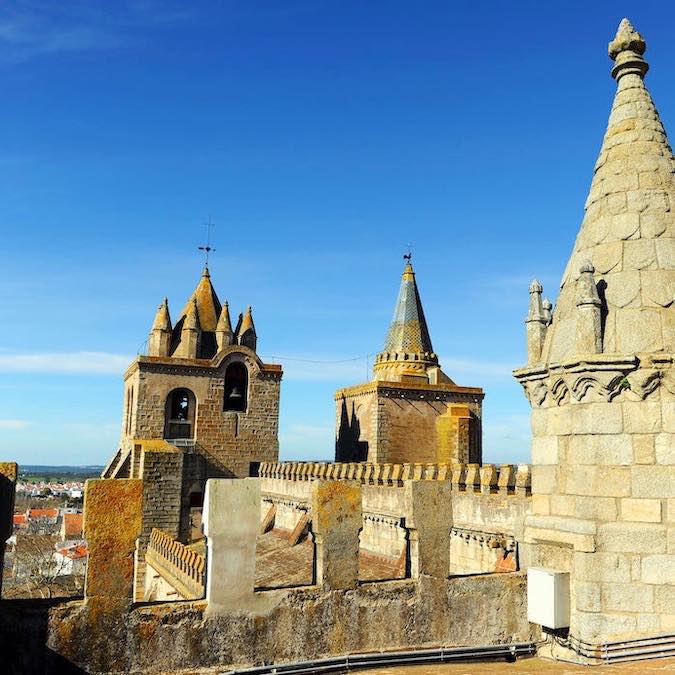 Évora