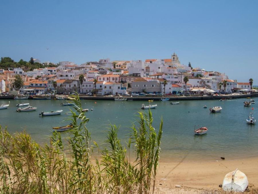 Ferragudo aan de Arade rivier
