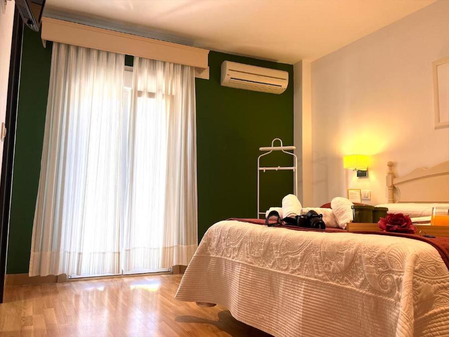 9B.  Eigen kamer in het hotel in Vejer