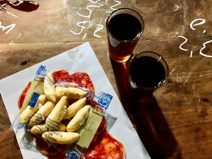 7.  Tapasbar