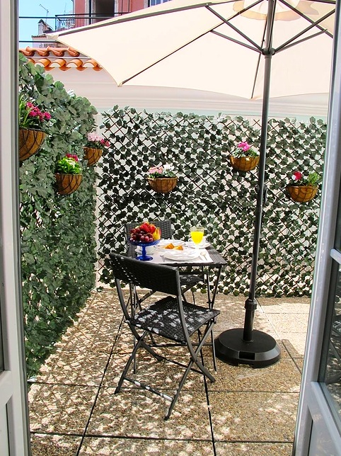 terras, begane grond