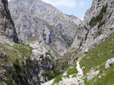 Steile afdaling Picos vanaf Bulnes juni 2019
