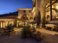 2b. Bijzonder fraai en verzorgd hotel in het oosten van Navarra