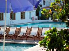 Een gastvrij familiehotel met zwembad in het levendige kuuroord Lanjarón