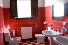 Een van de 3 badkamers