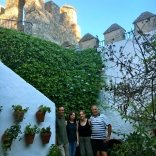 Met z'n vieren in Vejer, de patio van de Casa Mayorazgo