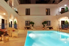 Patio met zwembad