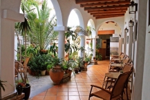 Patio van het hotel in Conil