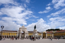 Lissabon, plein bij de rivier