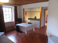 Woonkamer met keuken