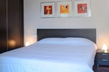 een van de drie slaapkamers